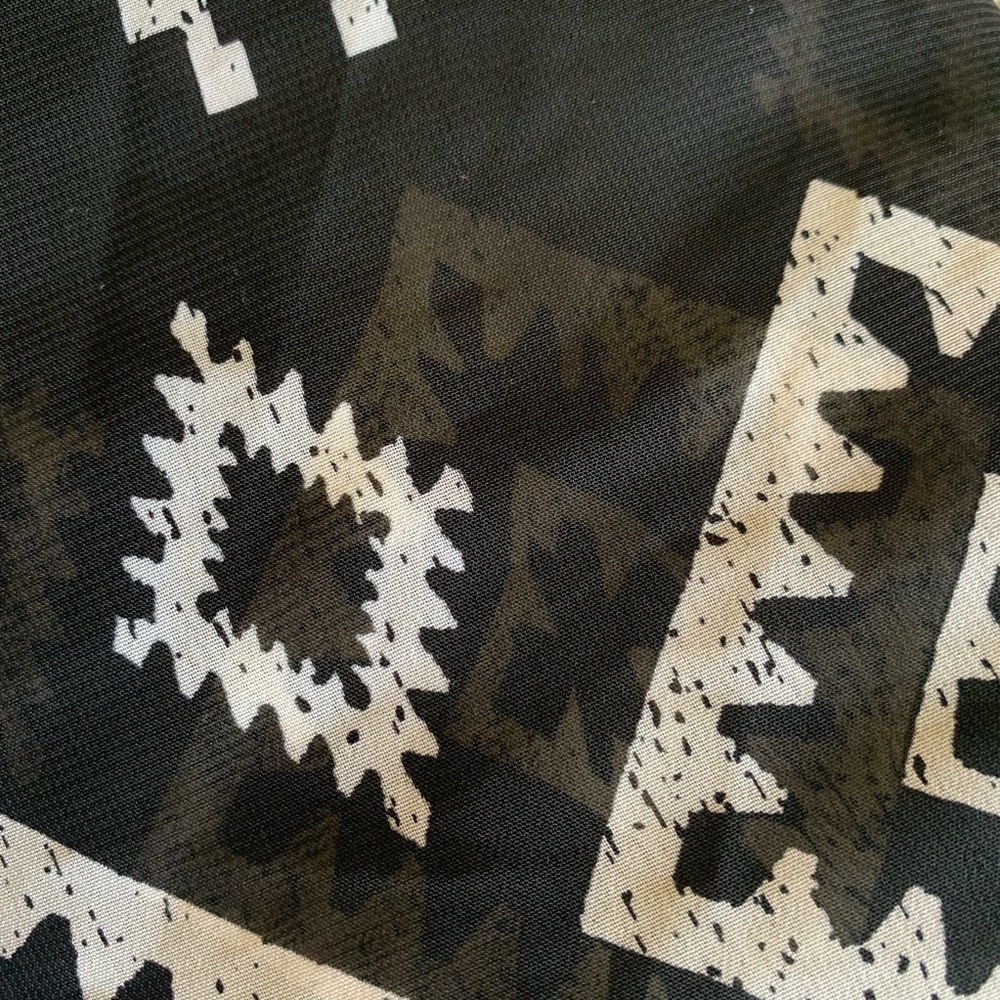 Cover - Picture 4 of 4